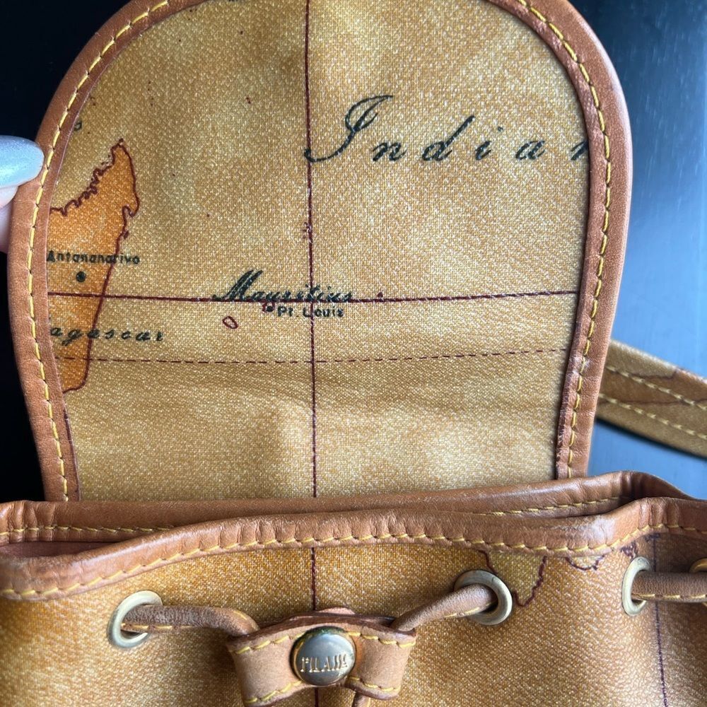 AUTHENTIC ALVIERO MARTINI BACKPACK - Picture 4 of 10